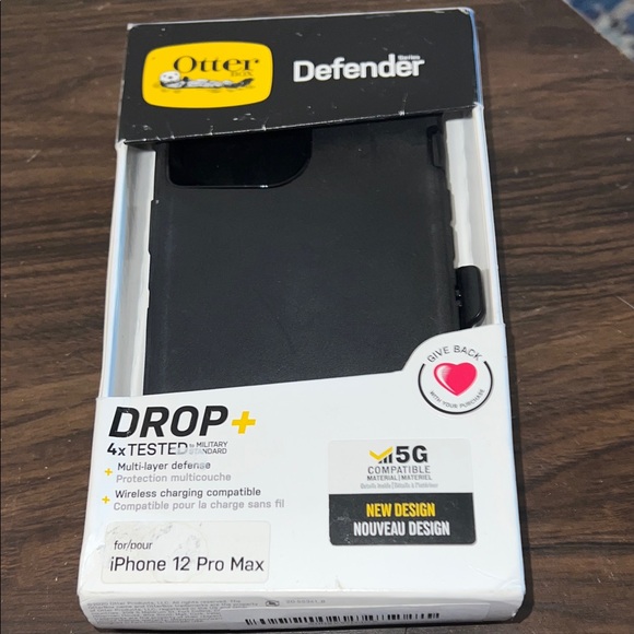 OtterBox Other - OtterBox Defender Series Black Case for iPhone 12 Pro Max